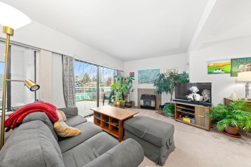 741 14Th Street E, North Vancouver, BC 