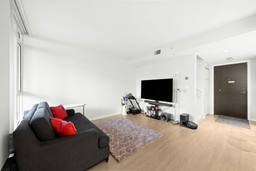 102-6700 Dunblane Avenue, Burnaby, BC 