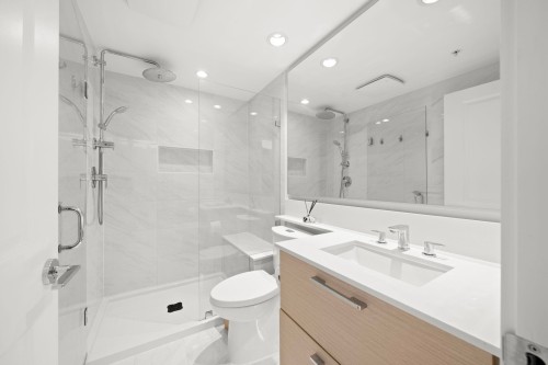 102-6700 Dunblane Avenue, Burnaby, BC 