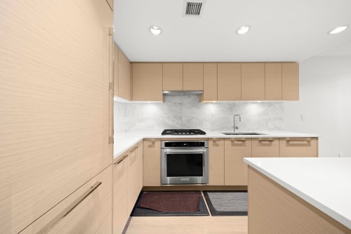 102-6700 Dunblane Avenue, Burnaby, BC 