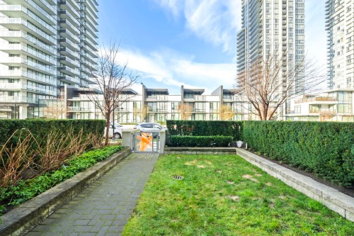 102-6700 Dunblane Avenue, Burnaby, BC 