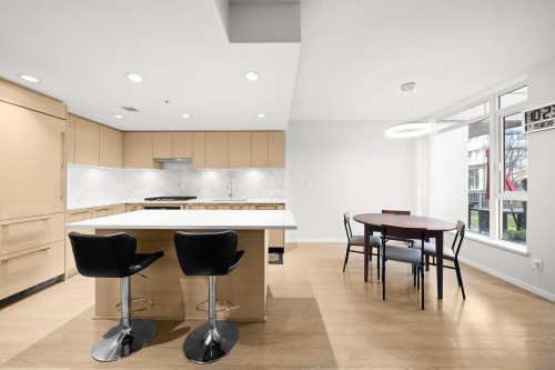 102-6700 Dunblane Avenue, Burnaby, BC 