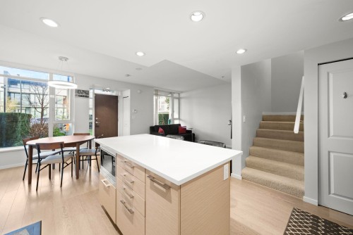 102-6700 Dunblane Avenue, Burnaby, BC 