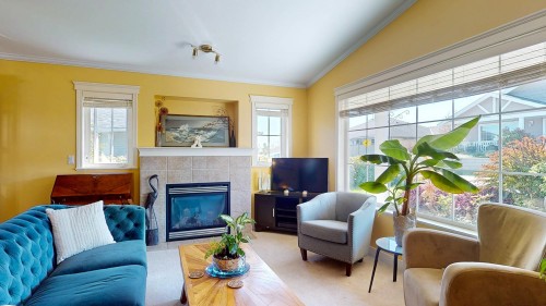 5722 Emily Way, Sechelt, BC 