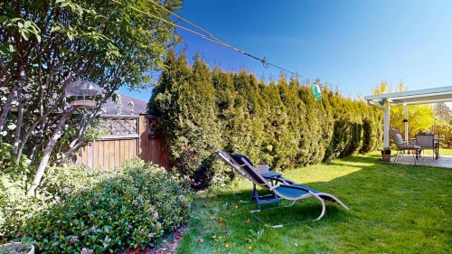 5722 Emily Way, Sechelt, BC 