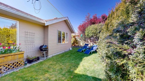 5722 Emily Way, Sechelt, BC 