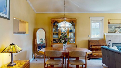 5722 Emily Way, Sechelt, BC 