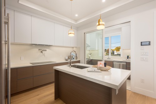 3711 24Th Avenue W, Vancouver, BC 