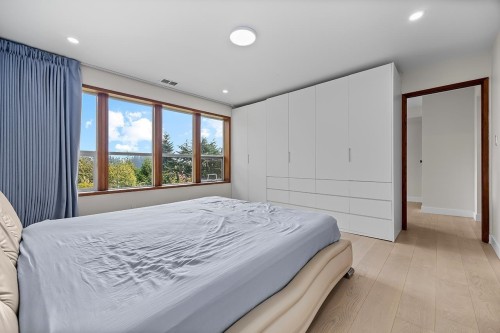 96 Bonnymuir Drive, West Vancouver, BC 