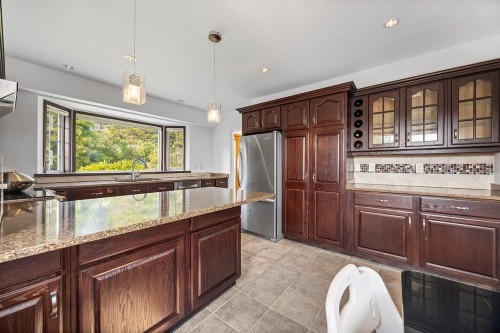 96 Bonnymuir Drive, West Vancouver, BC 