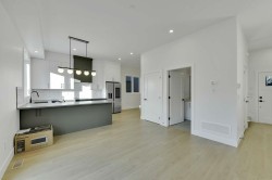 1-1436 E 1st Avenue  Vancouver, BC V5N 1A3