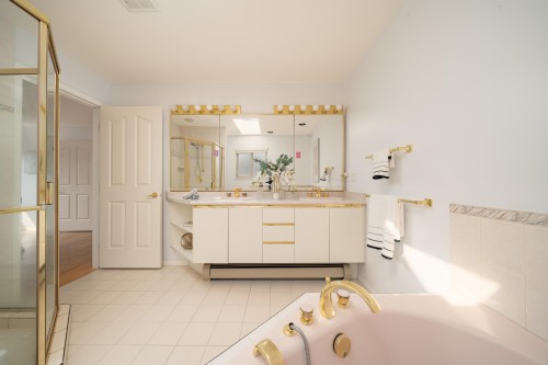 3300 River Road, Richmond, BC 