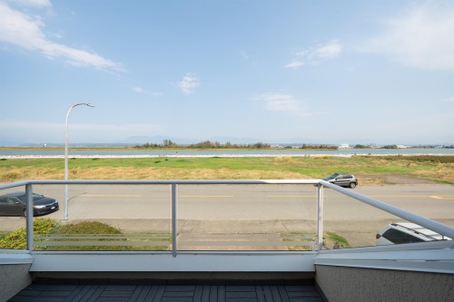 3300 River Road, Richmond, BC 