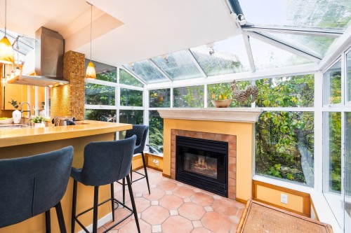 1090 Keith Road W, North Vancouver, BC 