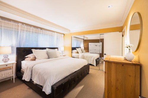 1090 Keith Road W, North Vancouver, BC 