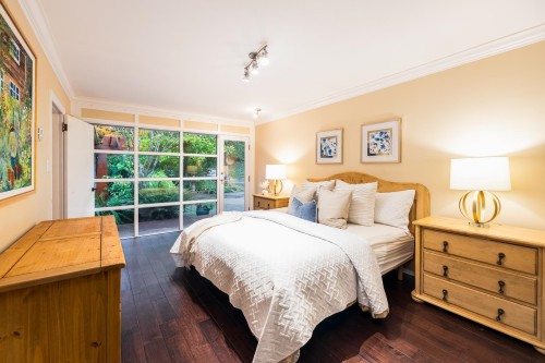 1090 Keith Road W, North Vancouver, BC 