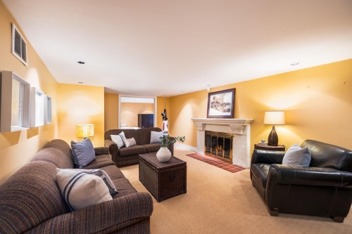 1090 Keith Road W, North Vancouver, BC 