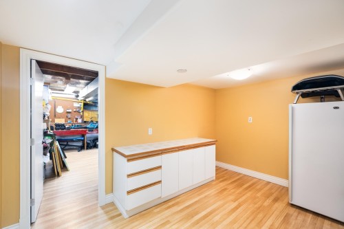 1090 Keith Road W, North Vancouver, BC 