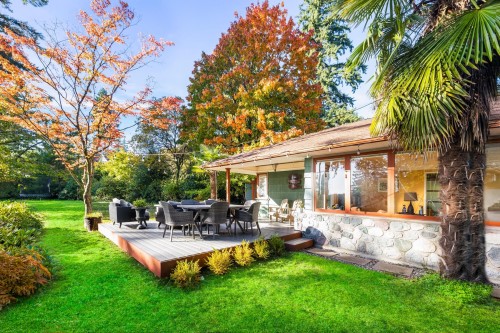 1090 Keith Road W, North Vancouver, BC 