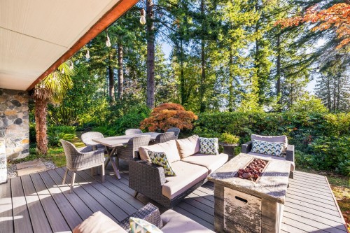 1090 Keith Road W, North Vancouver, BC 