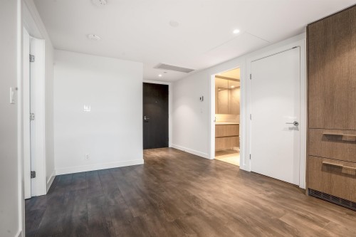 2201-1500 Fern Street, North Vancouver, BC 