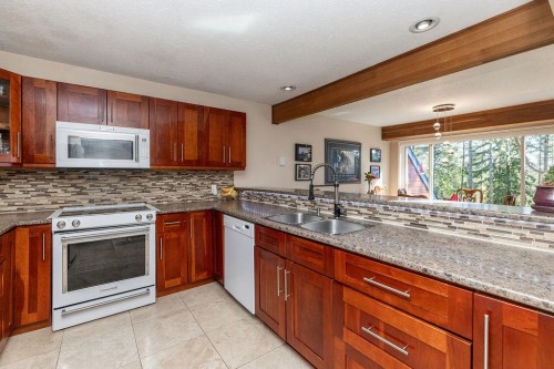 28-5471 Secret Cove Road, Halfmoon Bay, BC 