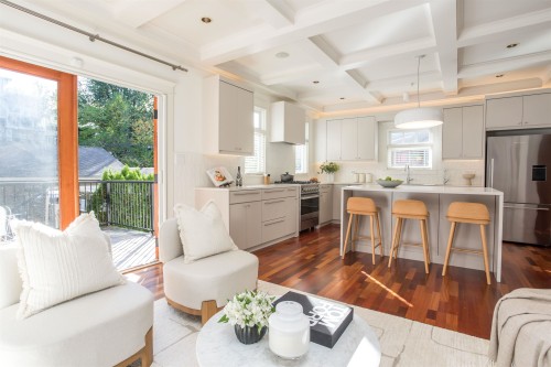 3242 3Rd Avenue W, Vancouver, BC 