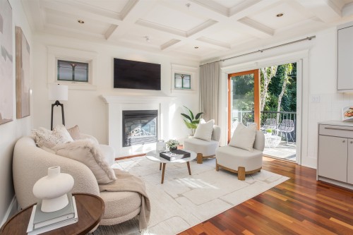 3242 3Rd Avenue W, Vancouver, BC 