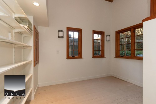 466 Brand Street, North Vancouver, BC 