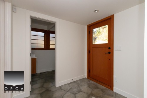 466 Brand Street, North Vancouver, BC 