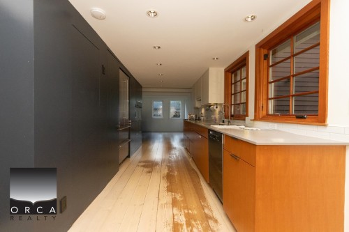 466 Brand Street, North Vancouver, BC 