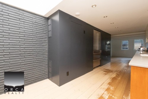 466 Brand Street, North Vancouver, BC 