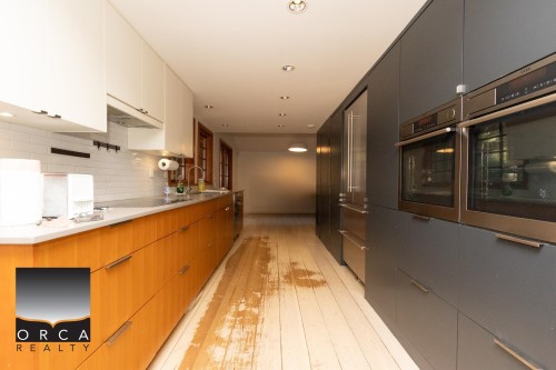 466 Brand Street, North Vancouver, BC 