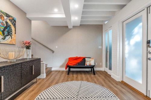 4-328 2Nd Street E, North Vancouver, BC 