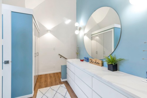 4-328 2Nd Street E, North Vancouver, BC 