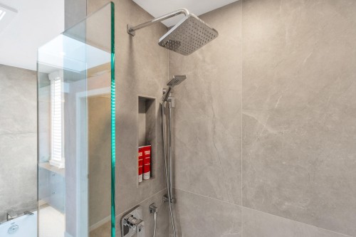 4-328 2Nd Street E, North Vancouver, BC 