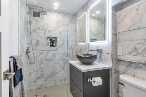 4-328 2Nd Street E, North Vancouver, BC 