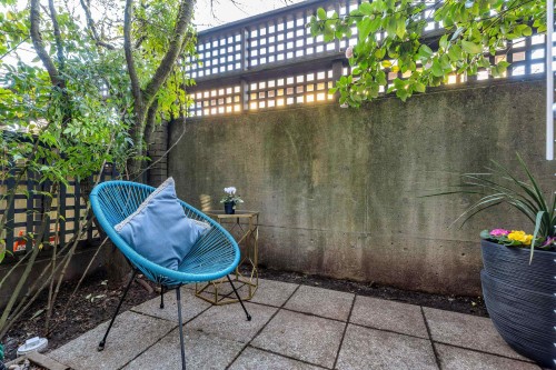 4-328 2Nd Street E, North Vancouver, BC 