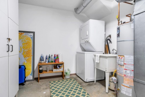 4-328 2Nd Street E, North Vancouver, BC 