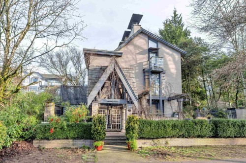 4-328 2Nd Street E, North Vancouver, BC 