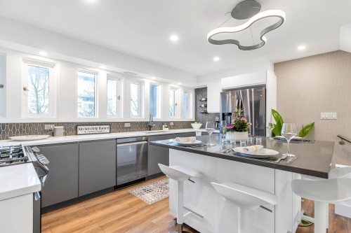 4-328 2Nd Street E, North Vancouver, BC 