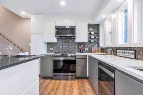 4-328 2Nd Street E, North Vancouver, BC 