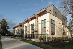 15-6778 Oak Street  Vancouver, BC V6P 0L2