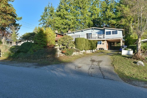 4726 Laurel Avenue, Sechelt, BC 