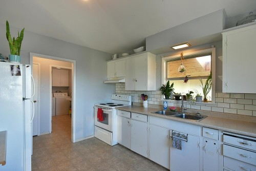 4726 Laurel Avenue, Sechelt, BC 