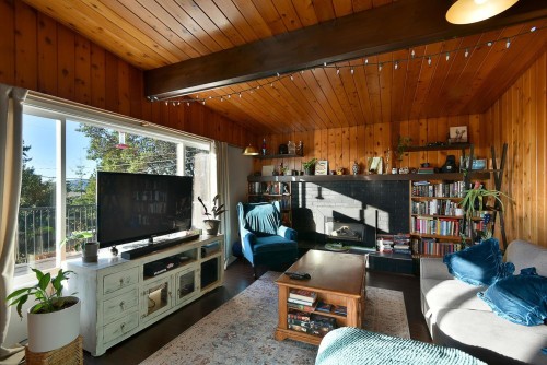 4726 Laurel Avenue, Sechelt, BC 