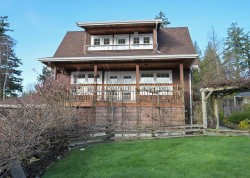 5160 Bay Road  Sechelt, BC V7Z 0G3