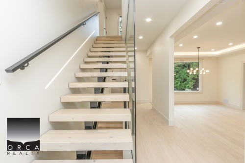 2050 Westdean Crescent, West Vancouver, BC 