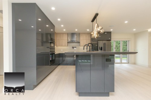 2050 Westdean Crescent, West Vancouver, BC 