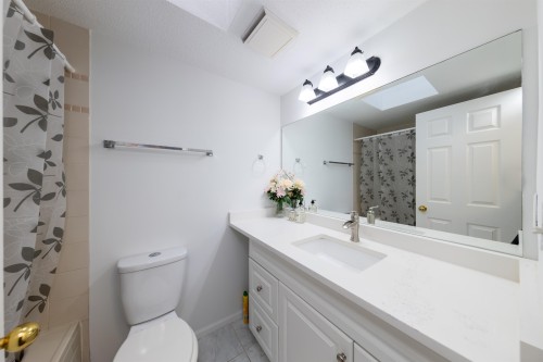 40-7520 18Th Street, Burnaby, BC 